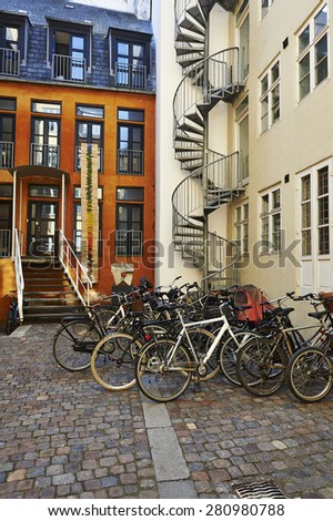 yard with parked bicycles