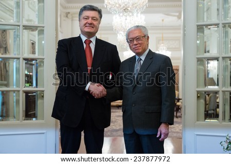 SINGAPORE - DECEMBER 9, 2014: President of Ukraine Petro Poroshenko during an official meeting with the  President of Singapore Dr Tony Tan Keng Yam in Singapore