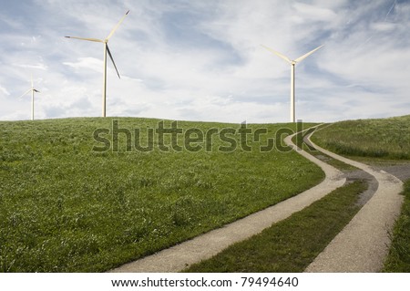 Wind Park mit grassy field and snaky path