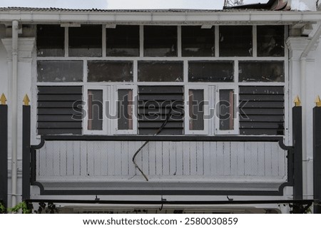 Similar – Foto Bild Schäbige Fassade eines Wohnhauses in der Stadt