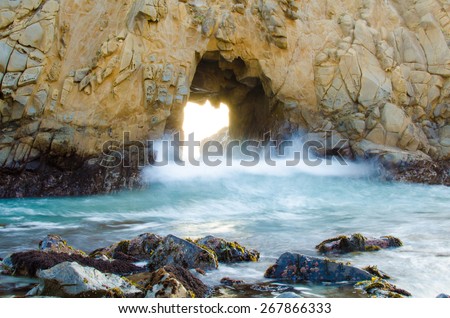 keyhole rock light rays