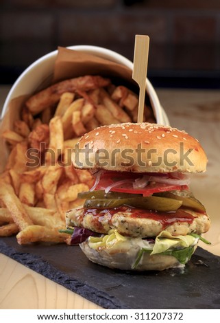 mini chicken hamburger with french potatoes