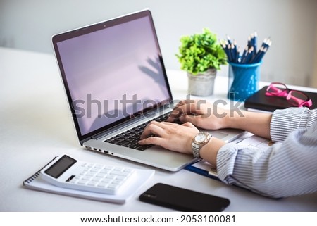 business woman working in business office on the desk Imagine de stoc © 