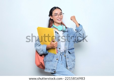 Similar – Foto Bild Asiatische Schüler tragen weiße Uniform spielen Skateboard Trick mit rosa Rauch auf Skateboard