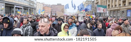 MOSCOW - MARCH 15: Panorama of protest manifestation of muscovites against war in Ukraine and Russia\'s support of separatism in the Crimea, Circular Boulevards in Moscow, Russia on March, 15, 2014.