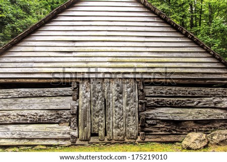 A log cabin in the woods. The Noah 