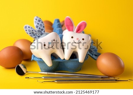 Copy space Signboard for stomatology, dentist office or denal care clinic. oral hygiene. Holistic approach, health concept.Happy easter.Stomatology concept.eggs, dentist tools  Foto stock © 