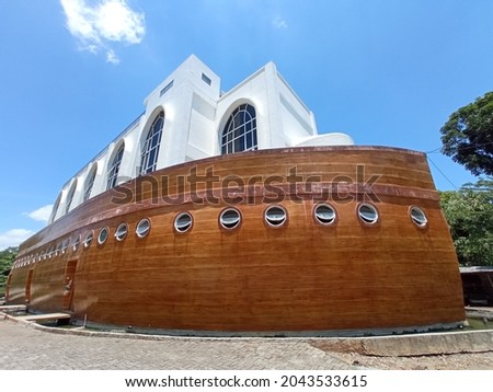 September 2021: This is a mosque in the shape of a ship, called 'Masjid Kapal or the Ship Mosque', located in Podorejo, a village in Semarang City, Central Java, Indonesia. Epic mosque with blue sky. Stok fotoğraf © 