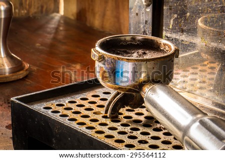 Coffee, a glass, measuring cup, coffee grounds, handles, tables, water, onion, Vintage.