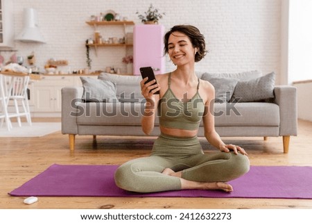 Similar – Foto Bild Hübsche Frau, die Yoga-Übungen im Park macht.