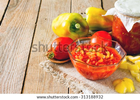 Lecho banks, tomato sauce and peppers, preservation