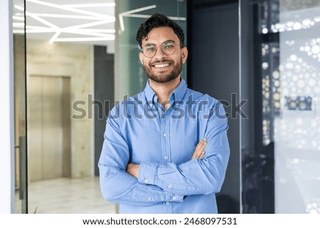 Similar – Foto Bild Junger Mann mit Brille der virtuellen Realität auf der Straße