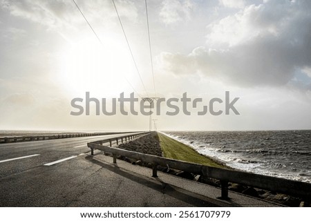 North Causeway Bridge im Morgengrauen über den Indian River