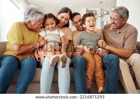 Similar – Foto Bild Zeit in Familienqualität. Vater und Tochter sitzen in einem selbstgebauten rosa Zelt mit Blumen, lesen ein großes Buch, sehen sich an, lächeln und lachen. Gemütliches stilvolles Zimmer. Konzept für Familienbande