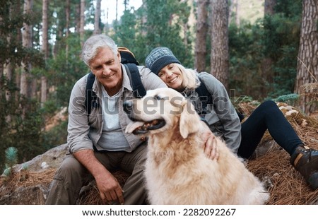 Similar – Foto Bild Ein paar Freunde lachen und haben Spaß auf einer sehr hellen Galerie an einem sonnigen Tag