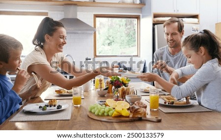 Foto Bild Servierte Frühstücksmahlzeit mit Sandwich und Marmelade