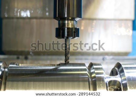 check tools before cutting work piece on machine