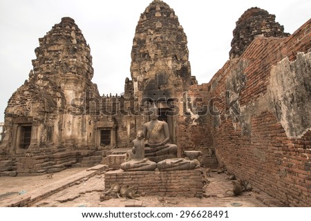 Asian religious architecture Ancient stone sculpture of Buddha at Phra Kan, Lop Buri, ruins, landscapes, many monkeys watched coverage of Thailand and attractions.
