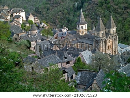Conques, village stage on the way to Saint Jacques de Compostelle. Photo stock © 