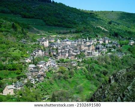 Conques, village stage on the way to Saint Jacques de Compostelle. Photo stock © 
