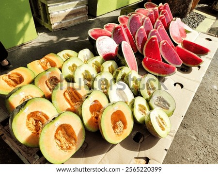 Similar – Foto Bild Frische ganze Melonen. Honigmelone und Froschhautmelonen