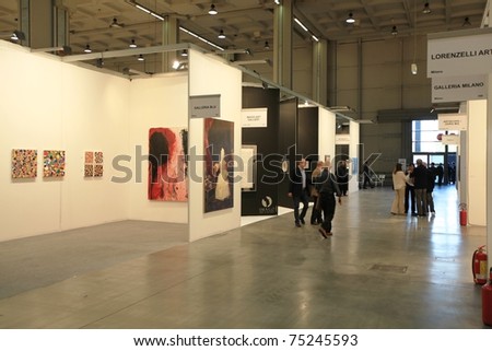 MILAN - APRIL 08: People visit sculpture, painting and art galleries during MiArt ArtNow, international exhibition of modern and contemporary art April 08, 2011 in Milan, Italy.