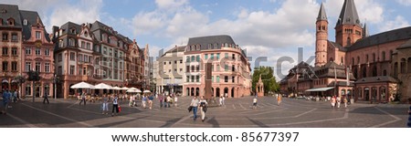 MAINZ, GERMANY - AUG 10: Marktplatz (Market square) on August 10, 2009 in Mainz, Germany. The square is surrounded by Baroque buildings and the Cathedral, which construction began in 975.