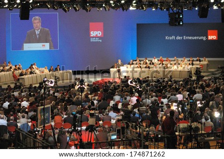 MAY 16, 2006 - BERLIN: impressions from the party convention of the Social Democrats (SPD) in the Estrel Convention Center, Berlin-Neukoelln.