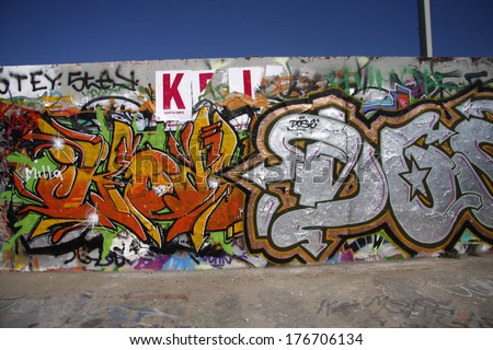 APRIL 2009 - BERLIN: Street art/ Graffiti, Mauerpark, Berlin-Prenzlauer Berg.
