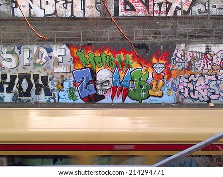 CIRCA FEBRUARY 2011 - BERLIN: street art/ graffity, Berlin-Prenzlauer Berg.