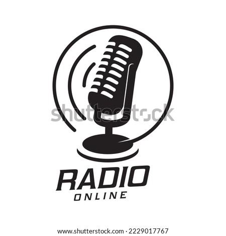 Online radio sation retro icon. Live broadcasting channel symbol or sign, web music streaming service vector emblem or circle pictogram. Online media and news icon with vintage microphone