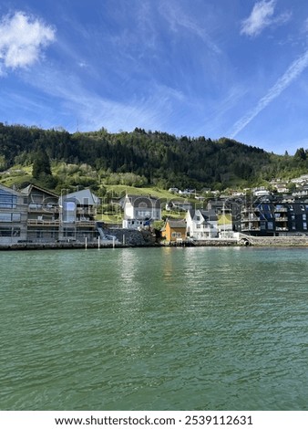 Similar – Foto Bild Erstaunliche Aussicht auf die Stadt Bergen von der Spitze des Berges Fløyen in Norwegen.