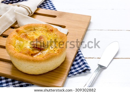 Cheese Bread Background / Cheese Bread / Cheese Bread for Breakfast White Background