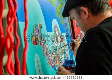 Australian Artist Des Spencer Applies Detail To One Of His - 