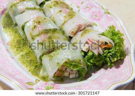 Vegetable noodle rolls to healthy food.