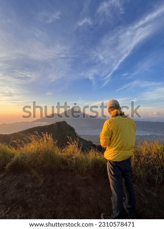 Similar – Foto Bild Mann in gelber Jacke beim Wandern im Nationalpark Tre Cime. Cadini di Misurina im Hintergrund. Dolomiten, Italien, Europa