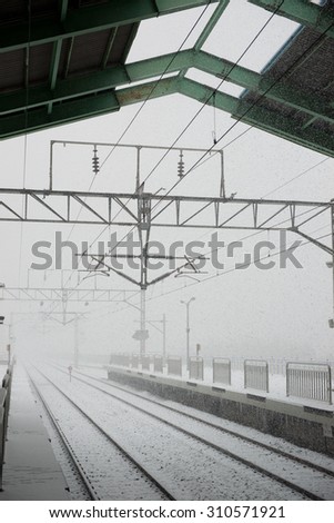 train station,snow,metro