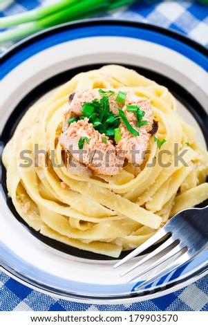 Salmon pasta