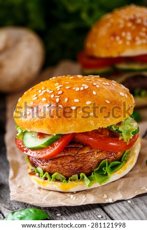 Vegetarian burger with grilled champignon