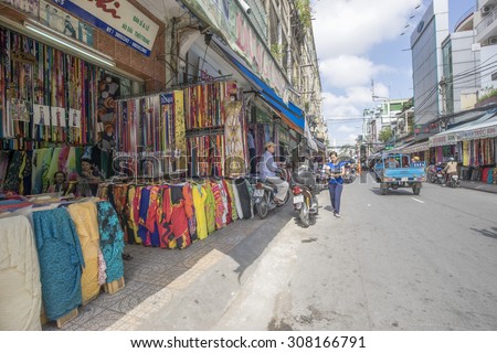 HO CHI MINH, VIETNAM, MARCH 20, 2015 Overview the silk market in district 5, Ho Chi Minh city, Vietnam