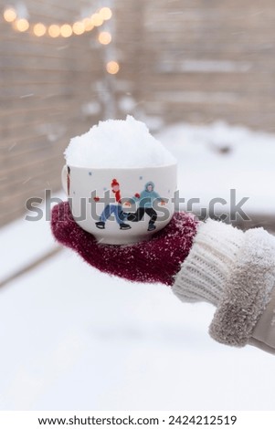 Similar – Foto Bild Anonyme Frau füllt während des Picknicks Becher mit Milch