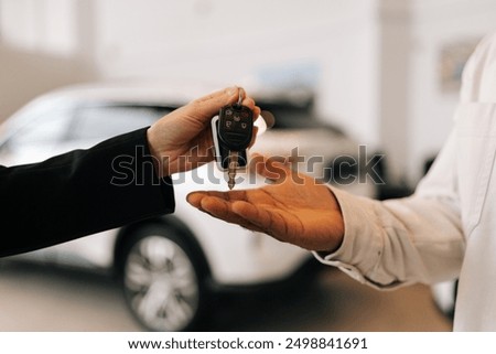 Similar – Foto Bild unerkennbare Frau Hand über schönen Eukalyptuswald Landschaft. Natur und Nachhaltigkeit Konzept