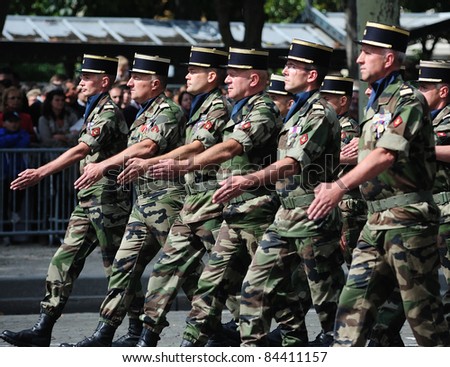 Paris, France - July 14: Soldiers Of Infanterie Char De Marine In Dress ...