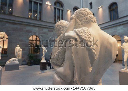 Similar – Foto Bild Stockholm, Schweden. Das Nationalmuseum der Schönen Künste ist die Nationalgalerie Schwedens und befindet sich auf der Halbinsel Blasieholmen. Touristische Vergnügungsboote schwimmen in der Nähe des Nationalmuseums im Sommer Abend Nacht