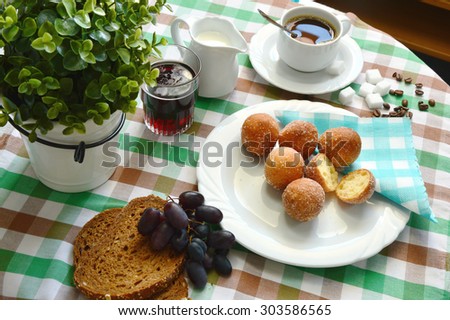 coffee break  and quark balls \
coffee break set \
Quark balls\
coffee with Bakery\
coffee time