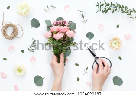 Similar – Foto Bild Florale Komposition auf Kraftpapier mit Frühlingsblumen