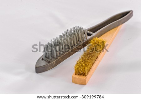 wire brush for mechanical cleaning of metal