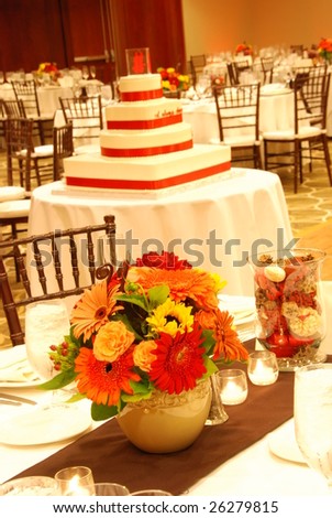Table Setting and  Wedding Cake