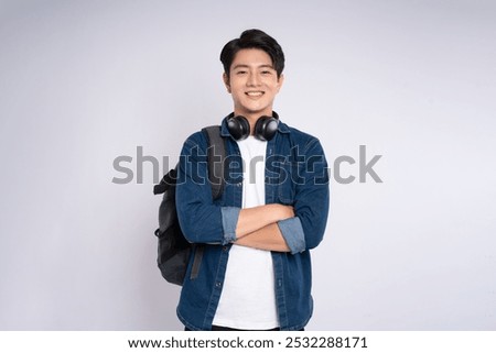 Similar – Foto Bild Asiatische Schüler tragen weiße Uniform spielen Skateboard Trick mit rosa Rauch auf Skateboard