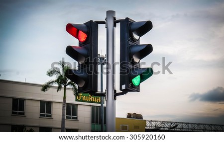 Contract traffic light Red and Green